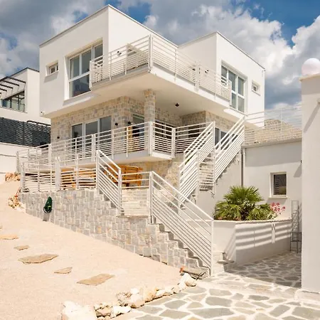 Villa White Pearl