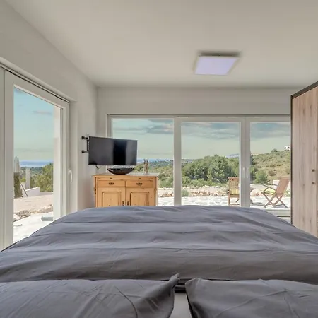 White Pearl Villa *